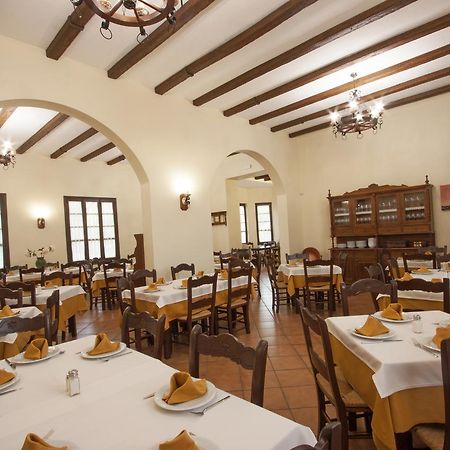 Hotel Puerta De La Sierra Puerto Serrano Eksteriør bilde