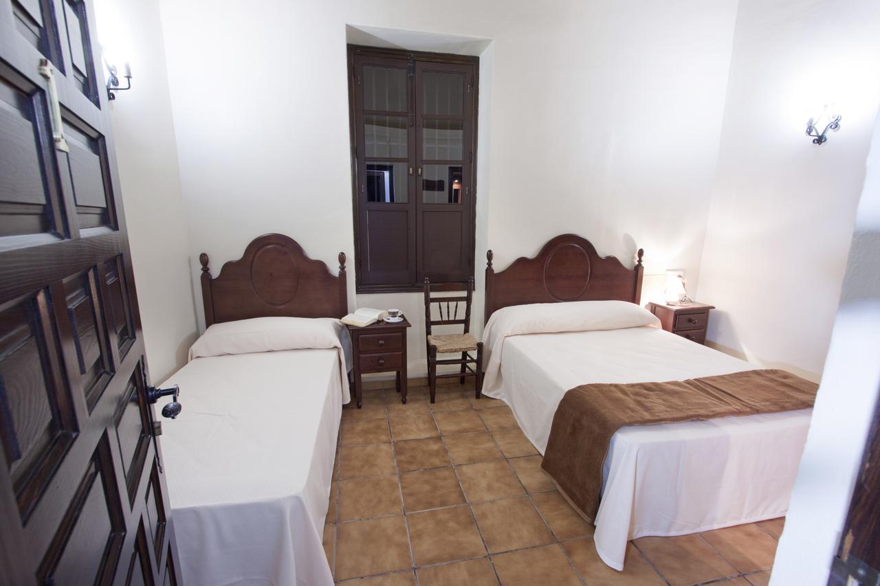 Hotel Puerta De La Sierra Puerto Serrano Eksteriør bilde