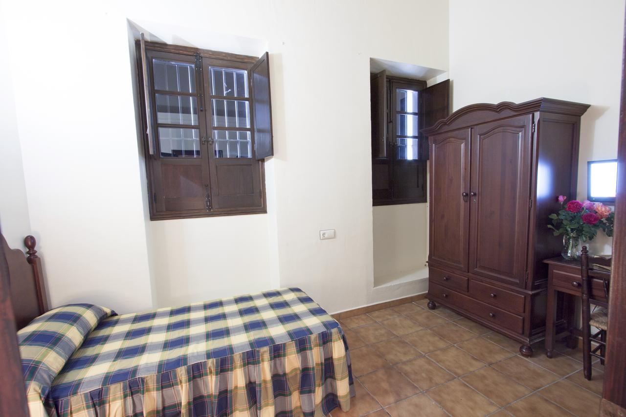 Hotel Puerta De La Sierra Puerto Serrano Eksteriør bilde