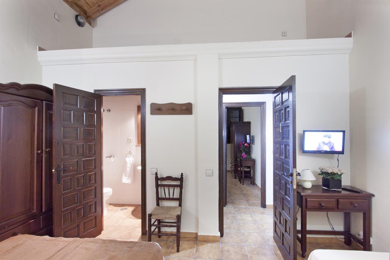 Hotel Puerta De La Sierra Puerto Serrano Eksteriør bilde